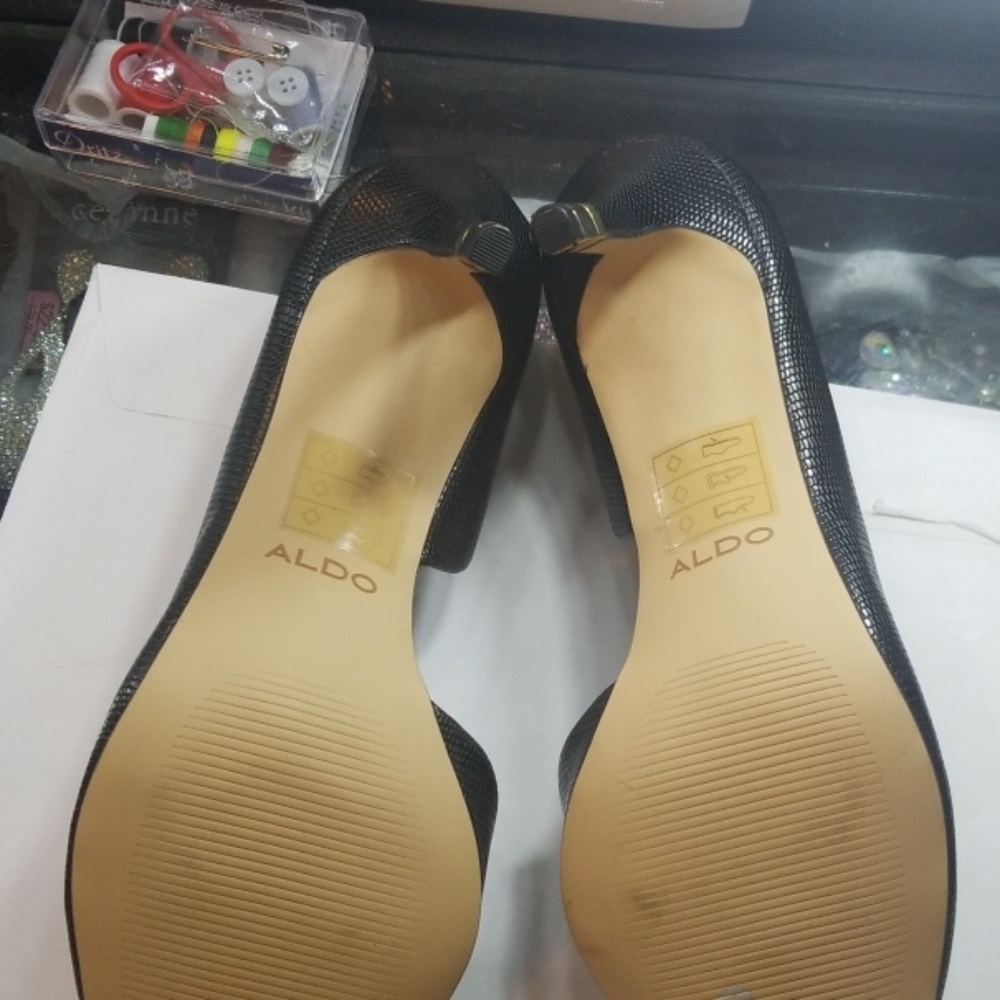 Aldo Black leather pumps (never been worn) - Picture 5 of 7